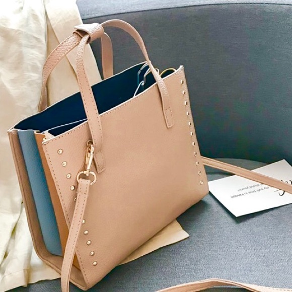 🆕 BERLIN Rivet Crossbody - Picture 2 of 7